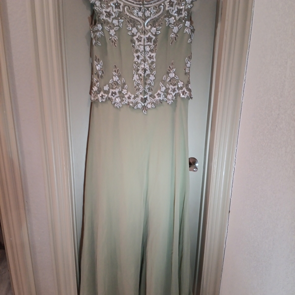 Formal dress by JKara New York Size 6 - Picture 6 of 7